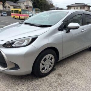 2023 Toyota Aqua silver gasoline used car Japan export