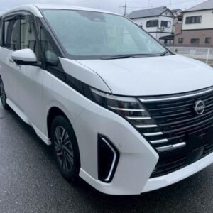 2025 Nissan Serena pearl gasoline used car Japan export