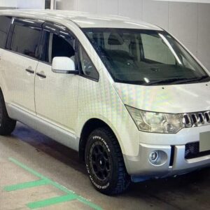 2013 Mitsubishi Delica D:5 pearl diesel used car Japan export