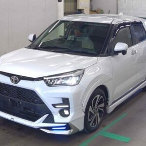 2023 Toyota Raize pearl gasoline used car Japan export