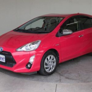 2015 Toyota Aqua red hybrid used car Japan export