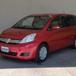 2013 Toyota Isis red gasoline used car Japan export