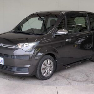 2016 Toyota Spade green gasoline used car Japan export