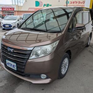 2014 Toyota Noah tea hybrid used car Japan export