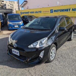 2017 Toyota Aqua black hybrid used car Japan export