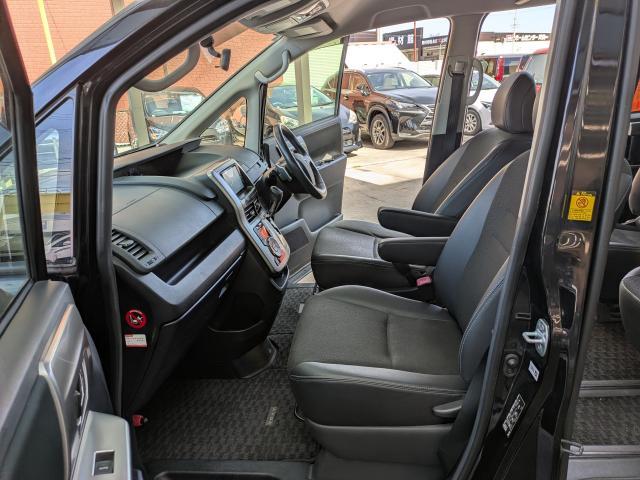 Ref:AUX-23281323 TOYOTA VOXY 2013 15 Ref:AUX-23281323 TOYOTA VOXY 2013 - Image 15