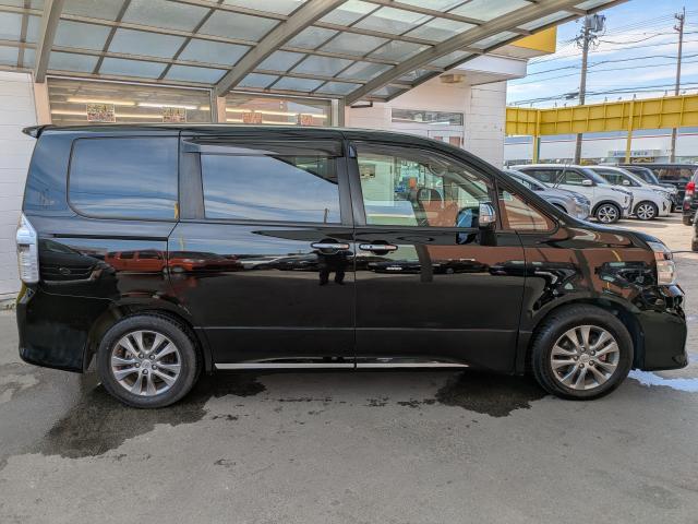 Ref:AUX-23281323 TOYOTA VOXY 2013 4 Ref:AUX-23281323 TOYOTA VOXY 2013 - Image 4