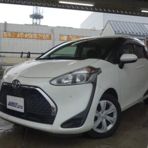 2019 Toyota Sienta pearl gasoline used car Japan export