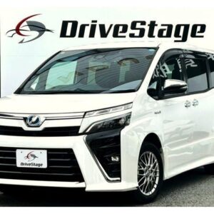 2020 Toyota Voxy pearl hybrid used car Japan export