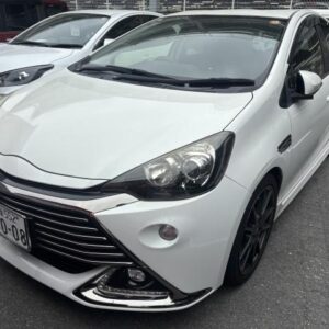 2015 Toyota Aqua pearl gasoline used car Japan export