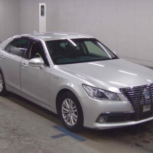 2015 Toyota Crown Hybrid silver gasoline used car Japan export