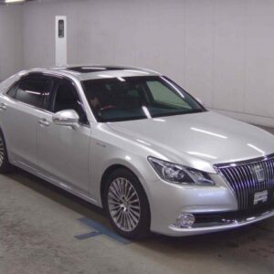 2015 Toyota Crown Majesta silver gasoline used car Japan export
