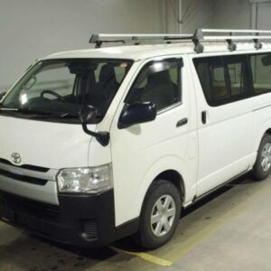 2018 Toyota Hiace Van white diesel used car Japan export