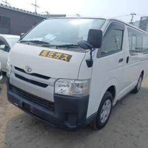 2016 Toyota Hiace Van white diesel used car Japan export