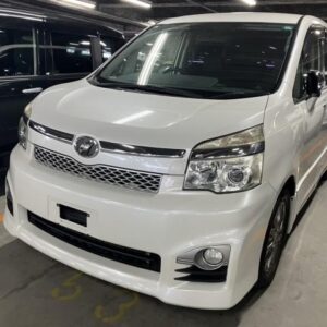 2013 Toyota Voxy pearl gasoline used car Japan export
