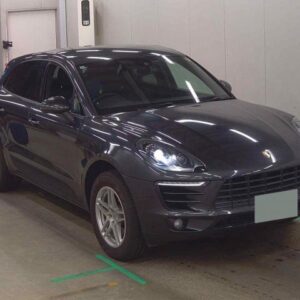 2018 Porsche Macan gray gasoline used car Japan export