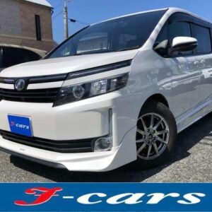 2014 Toyota Voxy pearl gasoline used car Japan export
