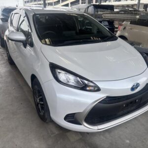 2024 Toyota Aqua pearl hybrid used car Japan export