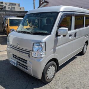2020 Nissan Nv100Clipper Van silver gasoline used car Japan export