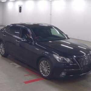 2015 Toyota Crown Hybrid black gasoline used car Japan export