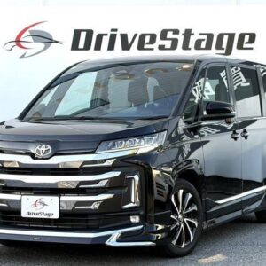 2023 Toyota Noah black gasoline used car Japan export
