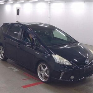 2013 Toyota Prius Alpha black gasoline used car Japan export
