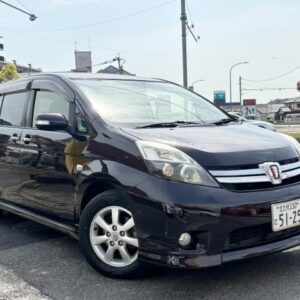 2013 Toyota Isis purple gasoline used car Japan export