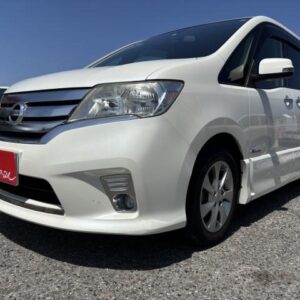 2013 Nissan Serena pearl gasoline used car Japan export