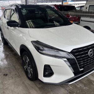 2021 Nissan Kicks pearl hybrid used car Japan export