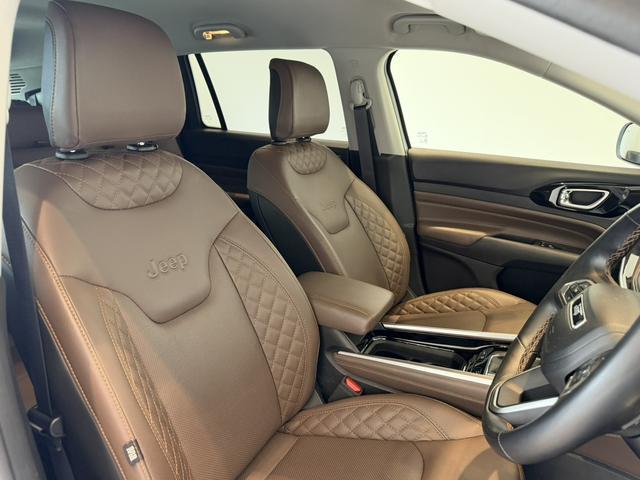 Ref:AUX-23317033 CHRYSLER JEEP JEEP COMMANDER 2023 4 Ref:AUX-23317033 CHRYSLER JEEP JEEP COMMANDER 2023 - Image 4