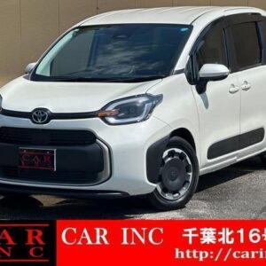 2023 Toyota Sienta pearl hybrid used car Japan export