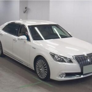 2017 Toyota Crown Majesta pearl gasoline used car Japan export