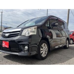 2010 Toyota Noah black gasoline used car Japan export