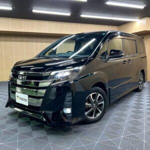 2017 Toyota Noah black gasoline used car Japan export