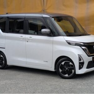 2021 Nissan Roox pearl hybrid used car Japan export