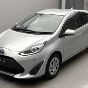 2021 Toyota Aqua silver gasoline used car Japan export
