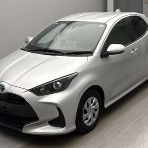2022 Toyota Yaris silver gasoline used car Japan export