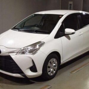 2017 Toyota Vitz white gasoline used car Japan export