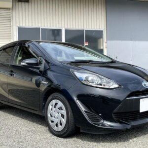 2017 Toyota Aqua black hybrid used car Japan export