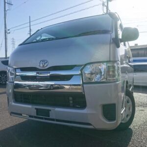 2020 Toyota Hiace Van silver diesel used car Japan export