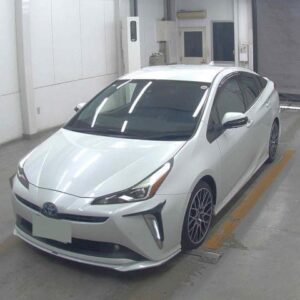 2020 Toyota Prius pearl gasoline used car Japan export