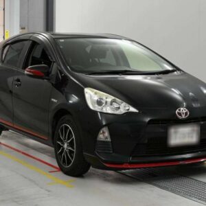 2014 Toyota Aqua black gasoline used car Japan export