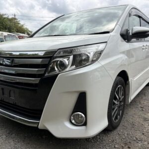 2015 Toyota Noah pearl gasoline used car Japan export