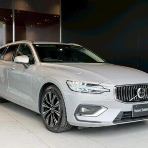2025 Volvo V60 silver hybrid used car Japan export