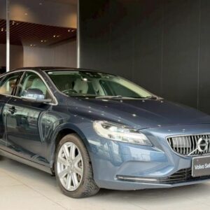 2019 Volvo V40 blue gasoline used car Japan export
