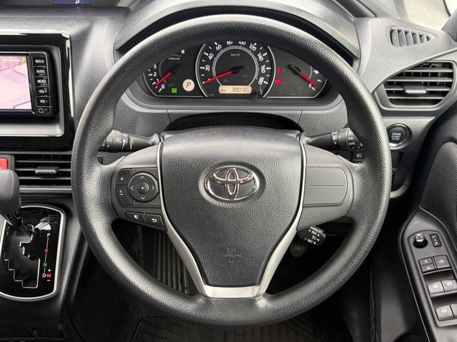 Ref:AUX-23376700 TOYOTA NOAH 2017 17 Ref:AUX-23376700 TOYOTA NOAH 2017 - Image 17