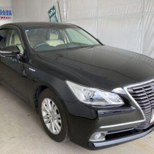 2015 Toyota Crown Hybrid black hybrid used car Japan export