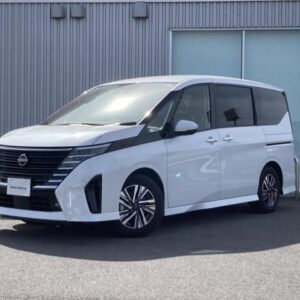 2025 Nissan Serena pearl gasoline used car Japan export