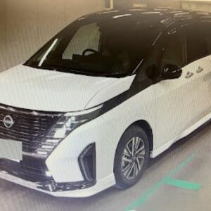 2023 Nissan Serena pearl gasoline used car Japan export