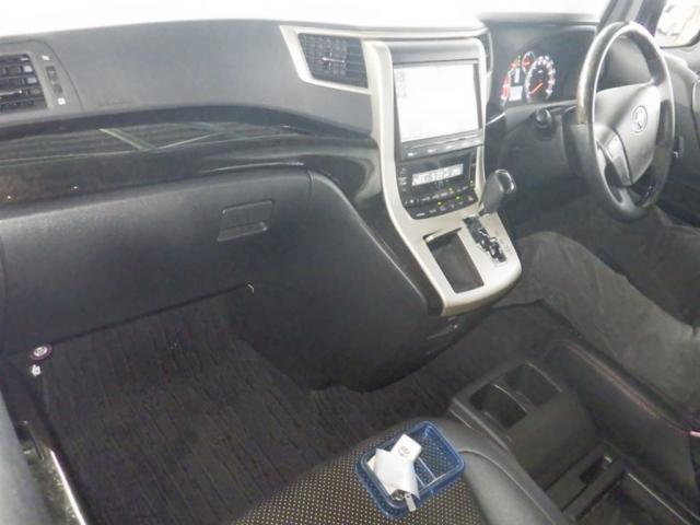Ref:AUX-23401710 TOYOTA VELLFIRE 2014 3 Ref:AUX-23401710 TOYOTA VELLFIRE 2014 - Image 3